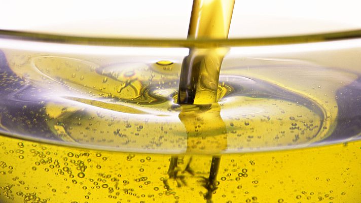 Ukrainian oil tested for pesticides and acidity
